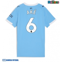 Camisa de Futebol Manchester City Nathan Ake #6 Equipamento Principal Mulheres 2025-26 Manga Curta